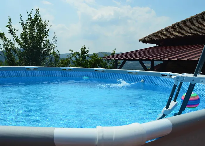 Kuca Luna 펜션 고르니 밀라노바츠